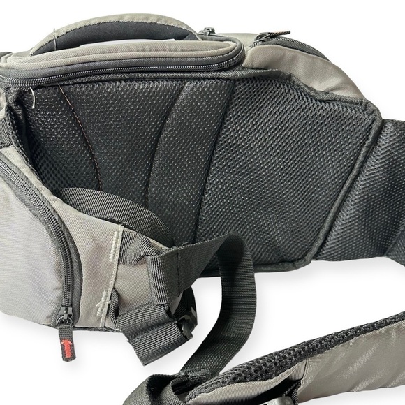 Dolica SB Sling Bag‎ Backpack for DSLR Black Gray - Picture 6 of 13